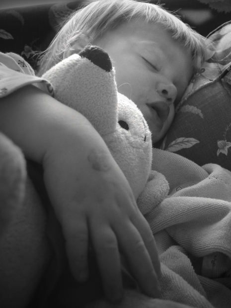 LA VIOLENZA INTRAFAMILIARE: effetti e risposte